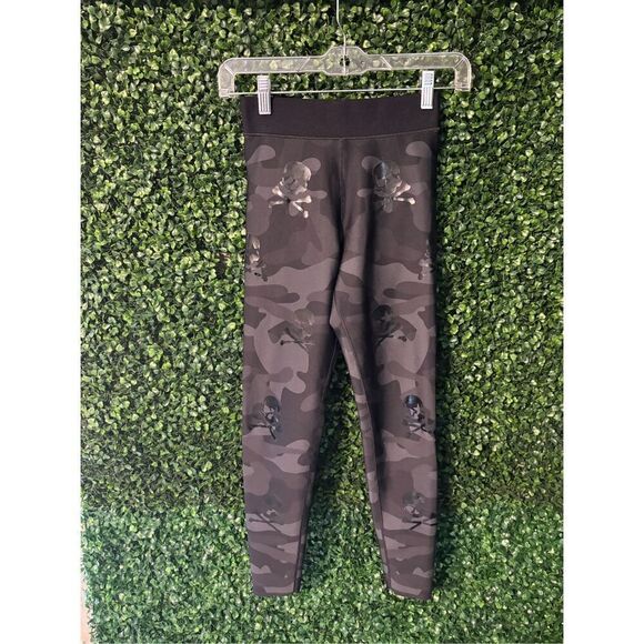 Ultracor Womens Black Camo High Waist Leggings Size XS Skulls - Picture 1 of 5